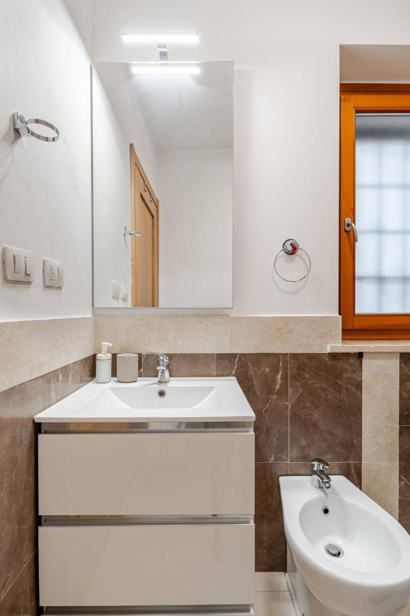 Laurentina House, Accogliente Bilocale A Sud * Rom